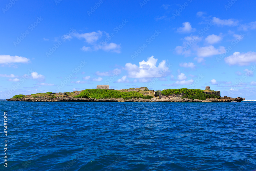 Mauritius, Ile aux Fouquets und blauer Himme, Fouquet Island.