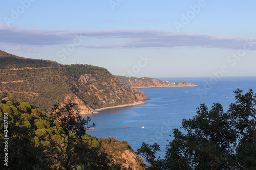 Espagne - Costa Brava - La côte rocheuse entre Sant feliu de Guixols et Tossa de Mar