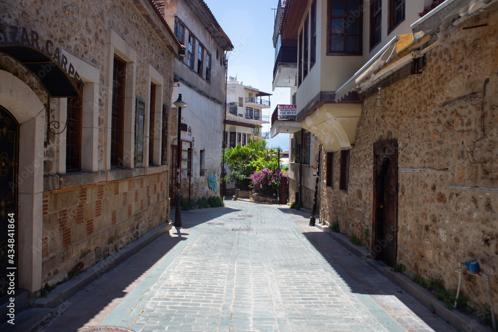 Obraz premium Antalya, Turkey 05.20.2021: Streets in the center of the old city of Antalya in Turkey uncrowded