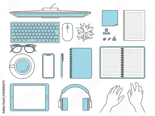 PC and stationery set パソコンと文房具セット