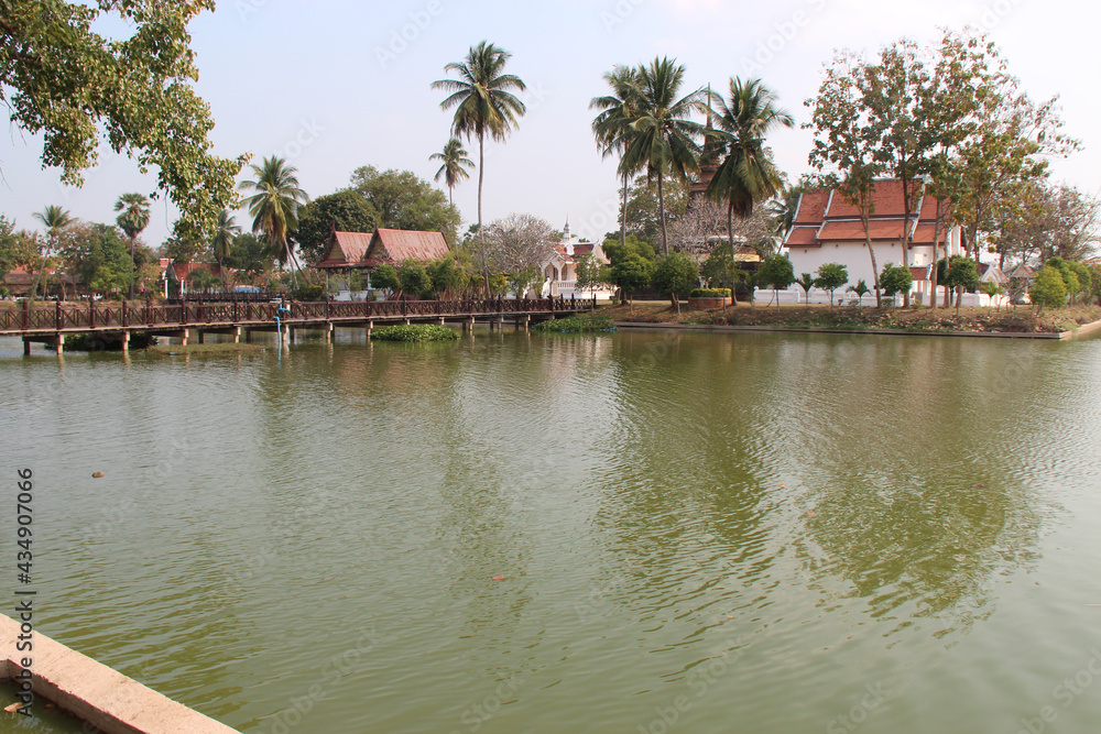 Fototapeta premium buddhist temple (Wat Tra Phang Thong) in sukhothai (Thailand)