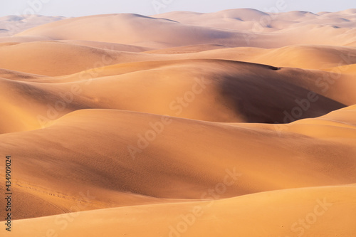 Fototapeta Naklejka Na Ścianę i Meble -  Beautiful desert scenery, richly detailed natural background pictures, located in the Badain Jaran Desert, Inner Mongolia, China.