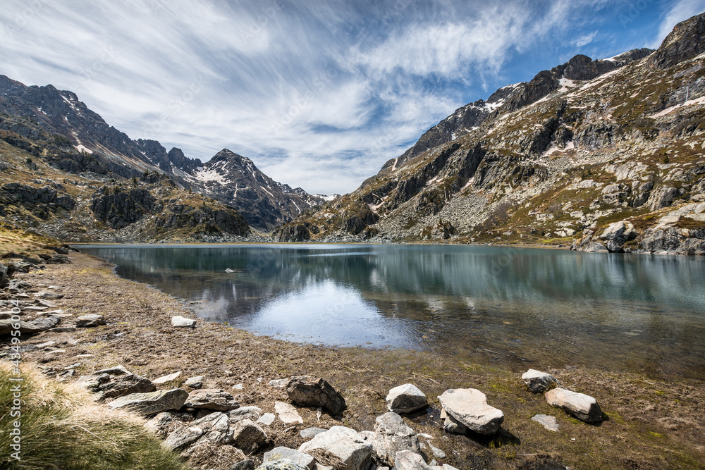 Etang de Peyregrand, lac des Pyrénées - Ariège - Occitanie - France