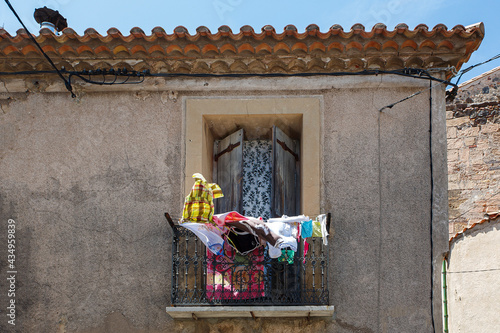 Obraz na plátně linge séchant à la fenêtre