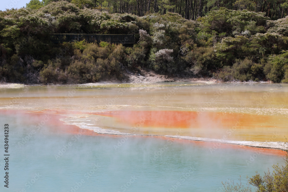 Wai-O-Tapu Thermalwunderland The Champagne Pool / Wai-O-Tapu Thermal Wonderland The Champagne Pool / Wai-O-Tapu Thermalwunderland The Champagne Pool / Wai-O-Tapu Thermal Wonderland The Champagne Pool /