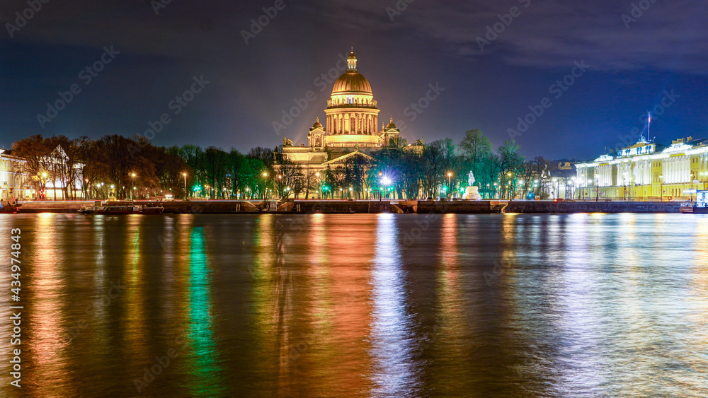 Fototapeta premium view of the cathedral