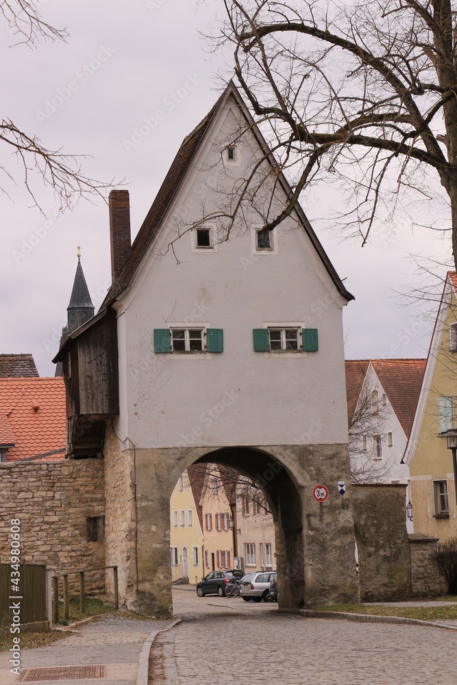 Historisches Stadttor in der Altstadt von Berching in Bayern Stock