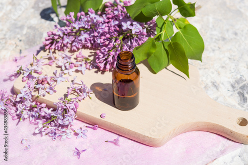 Syringa (lilac), 
essential oil, composition with small flowers