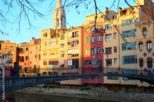houses in the town Girona