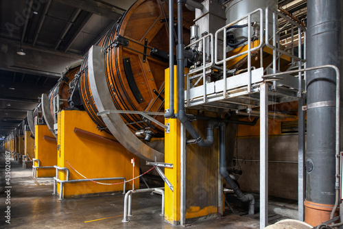 Foto Tannery. Large wooden drums for the tanning of cattle leather.