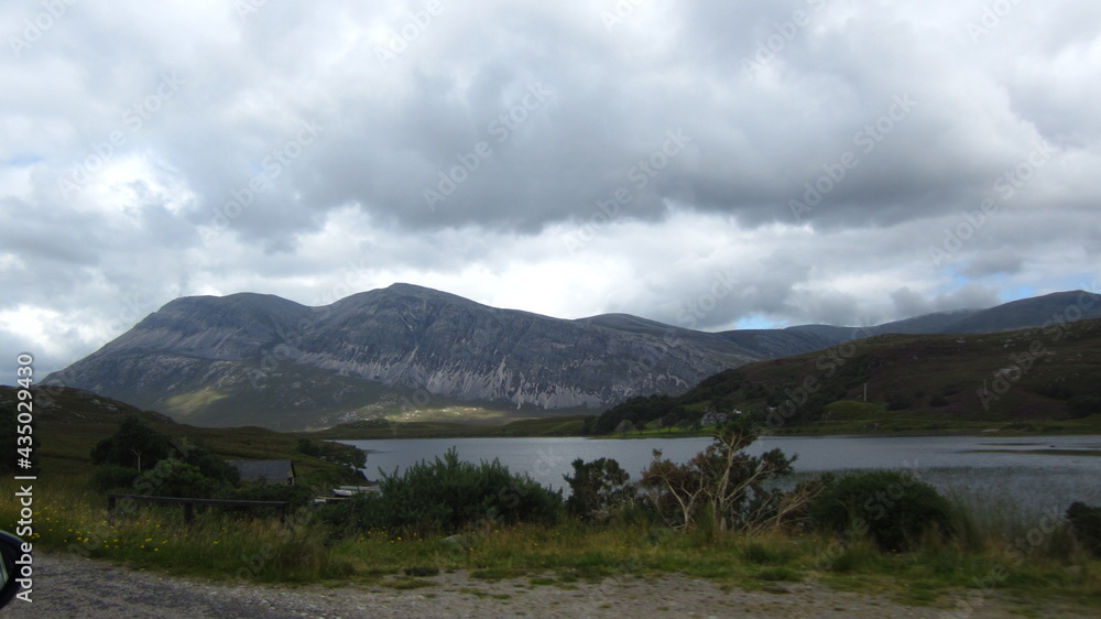 Fototapeta premium lake and mountains