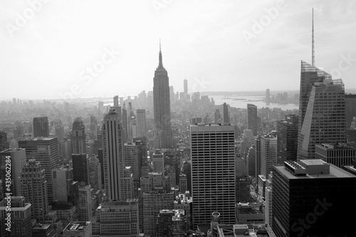 Blick vom Rockefeller Center auf das Empire State Building © Elena