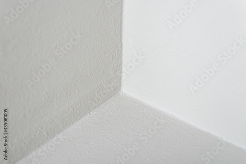 背景素材 白い壁 © K+K