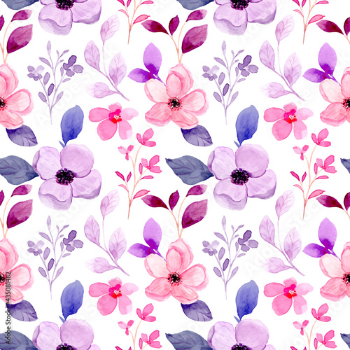 Fototapeta Naklejka Na Ścianę i Meble -  Pink purple floral watercolor seamless pattern