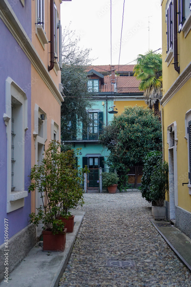 Naklejka premium Via Lincoln Milan Italy