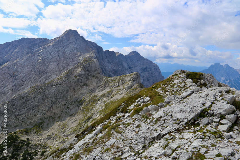 Eindrucksvolle Felsformation im Gesäuse Gebirge in Österreich (Planstitze).