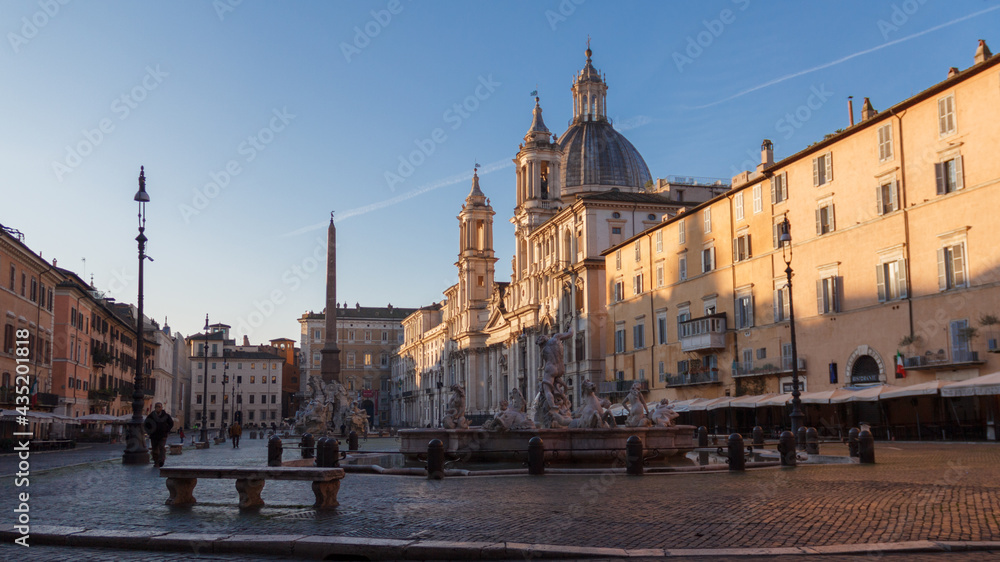 Sunrise at the famous Piazza Navona in Rome