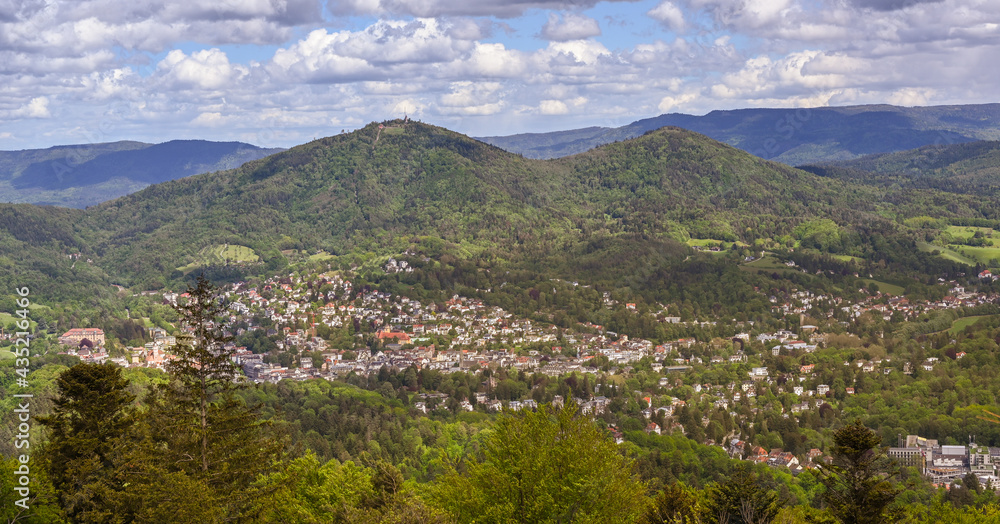 View from Fremersberg to Baden-Baden and the Black Forest_Baden Wuerttemberg, Germany