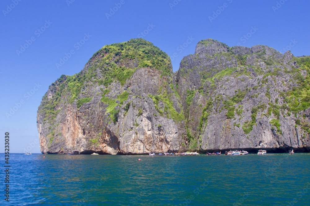 Obraz premium Panoramic view of Phi Phi island island, Thailand 