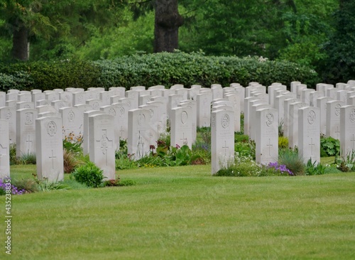 Gräber auf dem britischen Teil des Ohlsdorfer Friedhofs photo