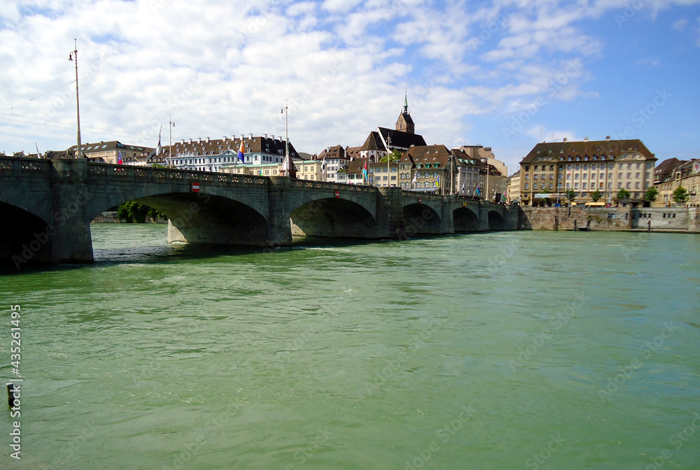 Brücke über den Rhein in der Stadt Basel, Schweiz