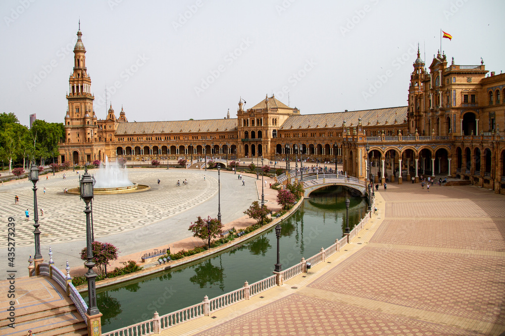 Fototapeta premium Spain, The Spanish Steps is one of the most spectacular squares in Seville.