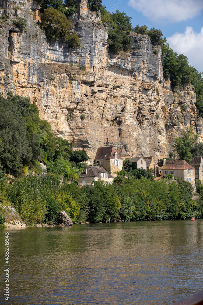  Dordogne river near La Roque-Gageac, Aquitaine, France