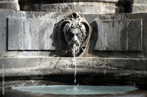 Fuentes y esculturas de la arquitectura colonial