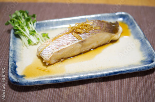 鯛の煮魚