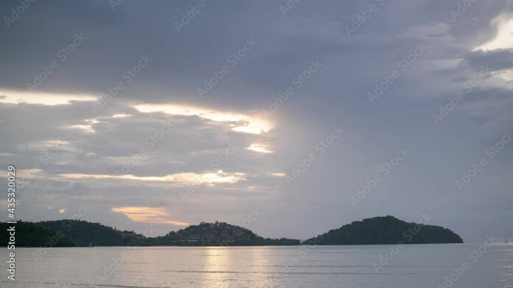 Amazing clouds over sea Timelapse, Sunset or sunrise Burning golden sky and shining golden waves Beautiful light reflection on sea surface Amazing landscape 4K footage Time Lapse Amazing clouds over sea Timelapse, Sunset or sunrise Burning golden sky and shining golden waves Beautiful light reflection on sea surface Amazing landscape 4K footage Time Lapse