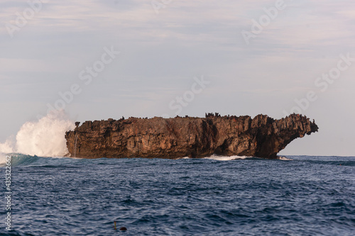 Surf Spot Stimpys and Rock island en Siargao Island, The Philippines, Waves photo