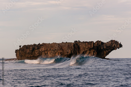 Surf Spot Stimpys and Rock island en Siargao Island, The Philippines, Waves photo