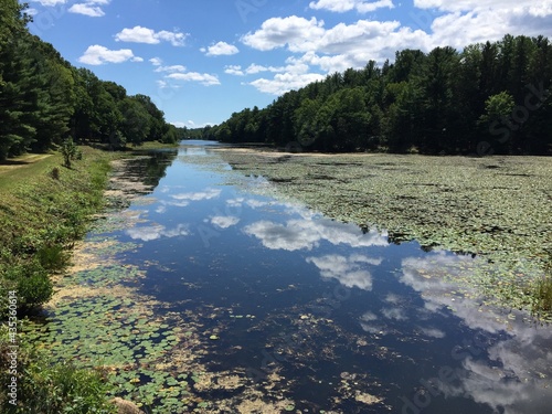 Wallpaper Mural Blick auf Wasserreservoir, North Wilton Road, New Canaan, Fairfield County, Connecticut Torontodigital.ca