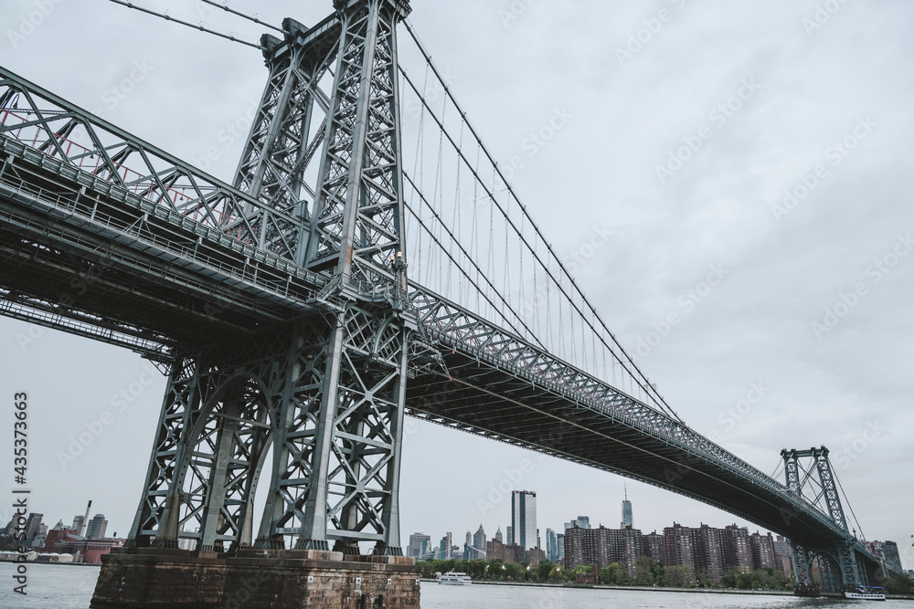 Manhattan bridge overlooking New York