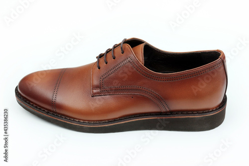 Classic brown leather men's shoes © Kybele