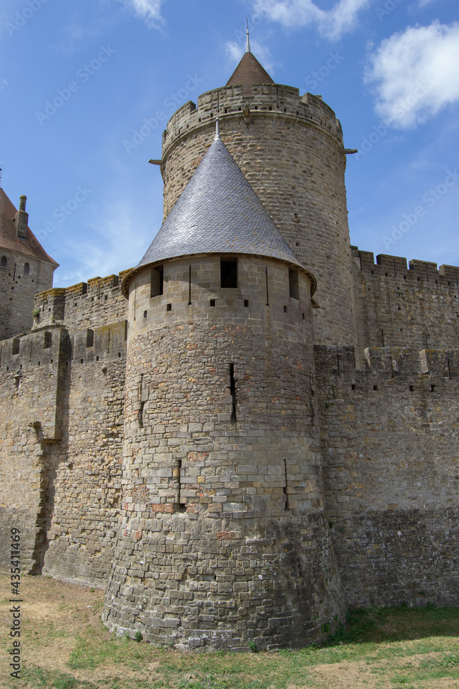 La antigua Ciudadela Medieval de Carcassonne sus calles y el rio aude -  L'ancienne citadelle médiévale de Carcasona ses rues et la rivière aude - The old Medieval Citadel of Carcassonne and the river