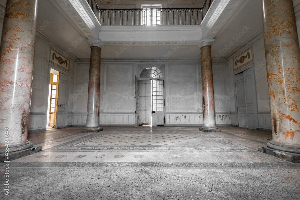 Urbex - château abandonné - Hérault - Occitanie - France Urbex - château abandonné - Hérault - Occitanie - France