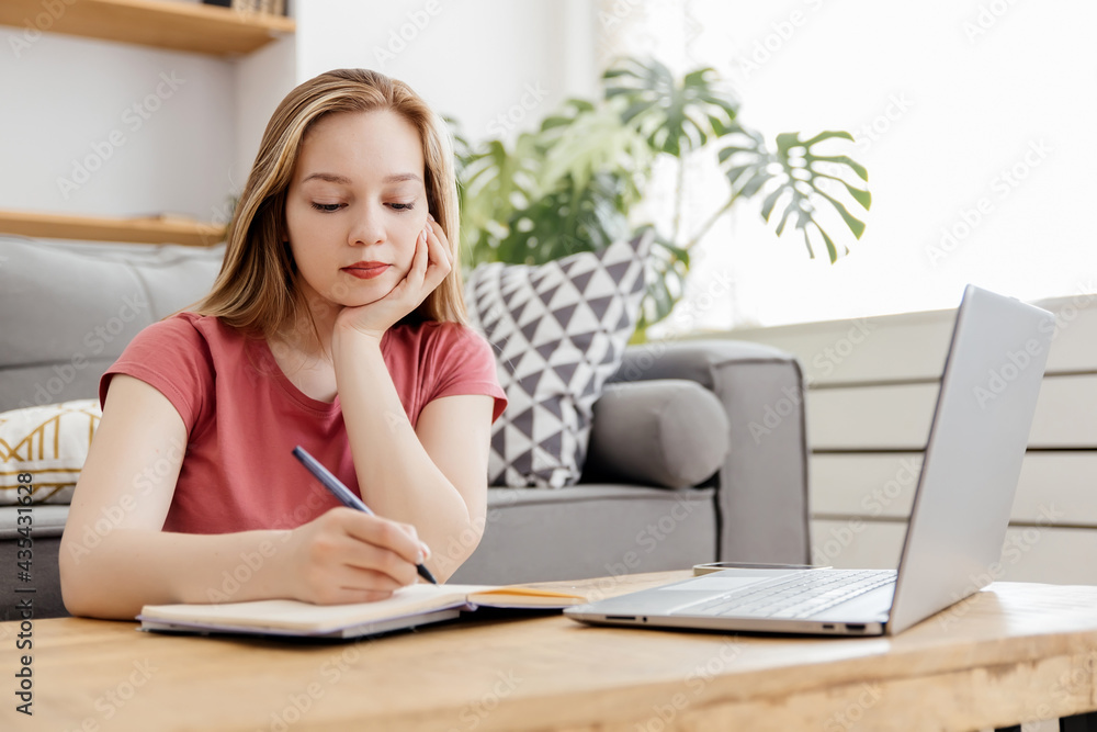 girl studies online at home girl studies online at home
