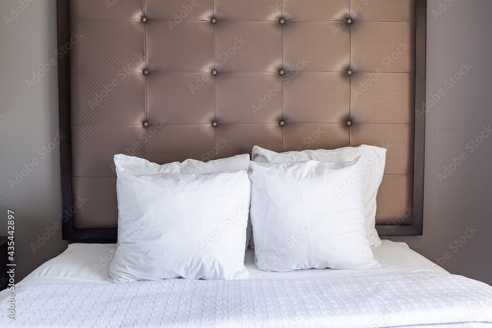 Four Pillowcases Upholstered Headboard, How To Clean White Tufted Headboard