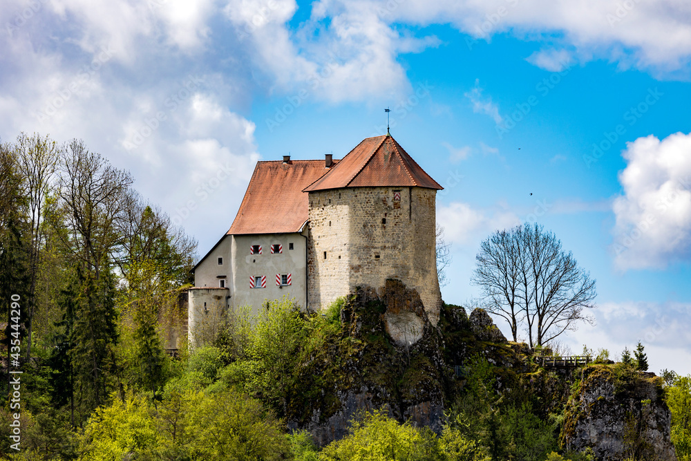 Burg Straßberg mit Wolken