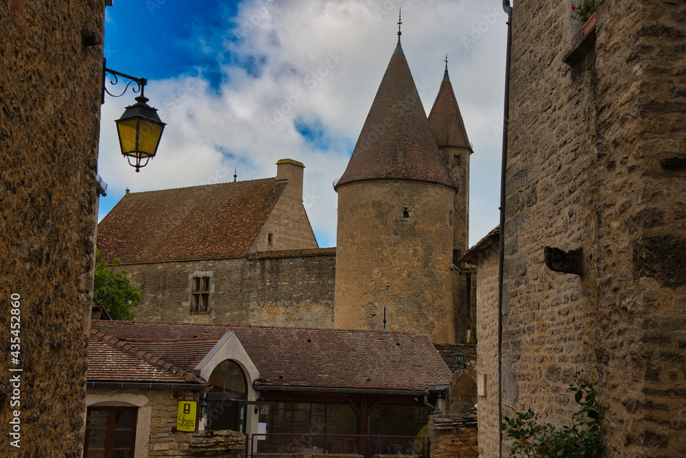 Chateauneuf-an-Auxois im Burgund in Frankreich