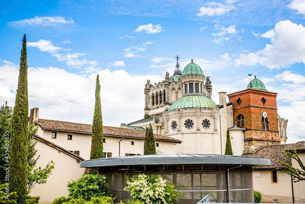 La Basilique Saint-Sixte d'Ars La Basilique Saint-Sixte d'Ars