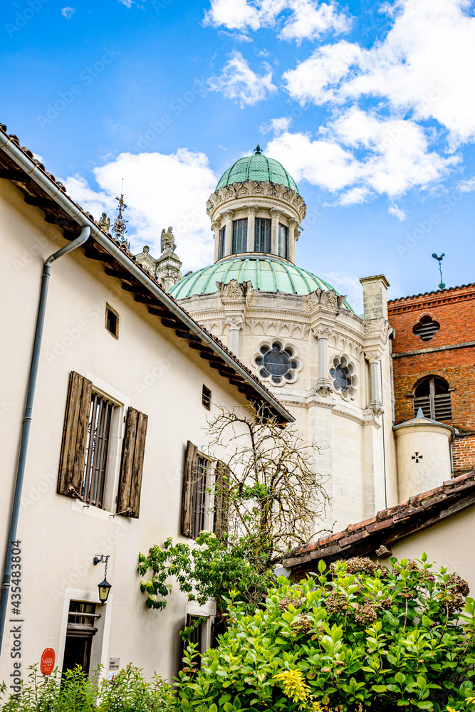 Fototapeta premium La Basilique Saint-Sixte d'Ars