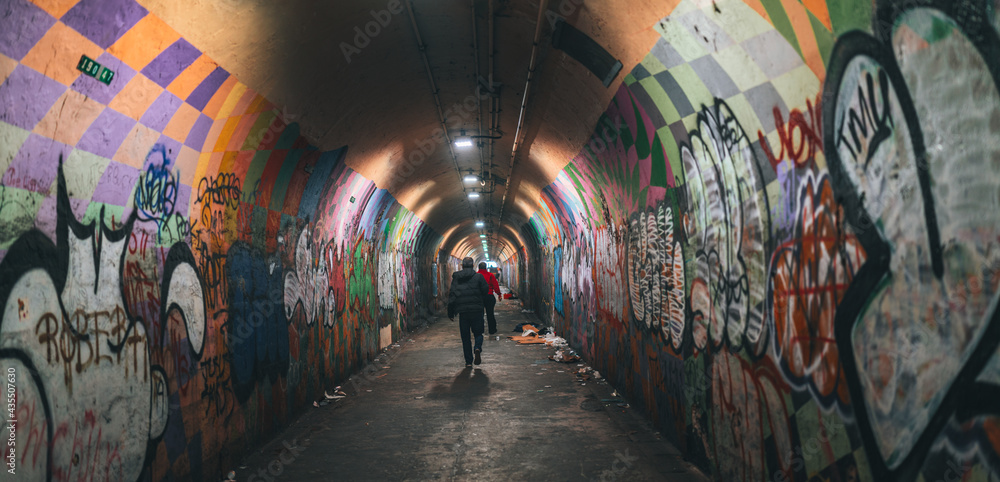 Naklejka premium graffiti on a wall urban tunnel New York 