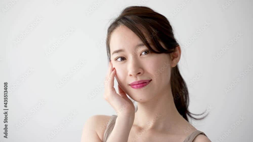 女性　スキンケア　ビューティーイメージ