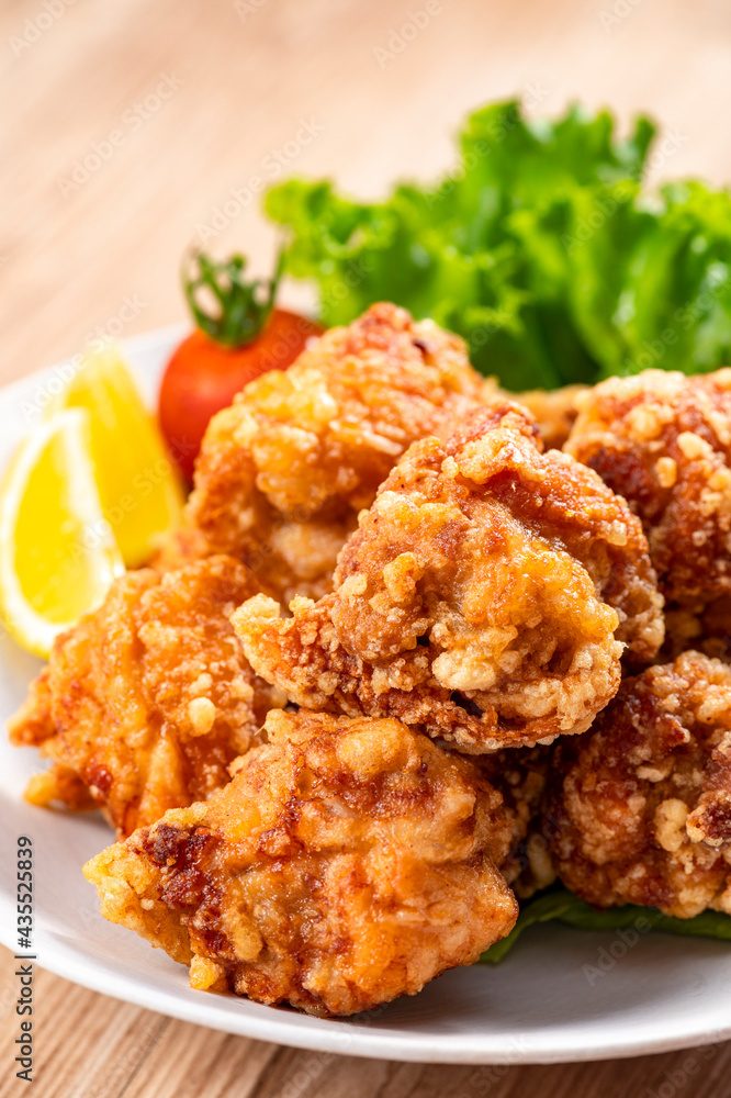 から揚げ　鶏の唐揚げ