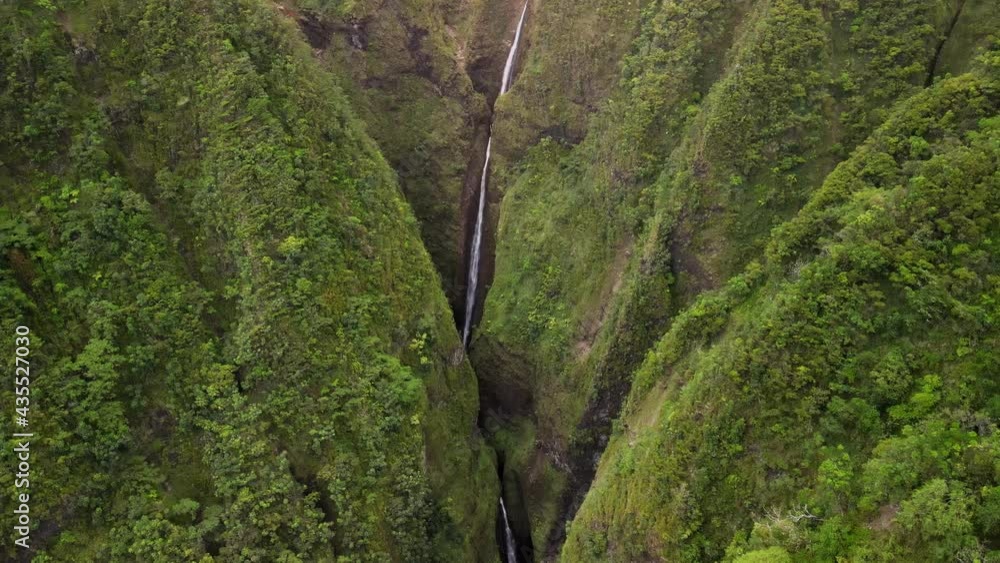 Peeping the Sacred Falls of Oahu Hawaii Peeping the Sacred Falls of Oahu Hawaii