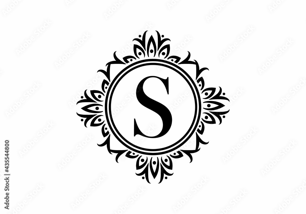 Fototapeta premium Black initial S letter in classic frame