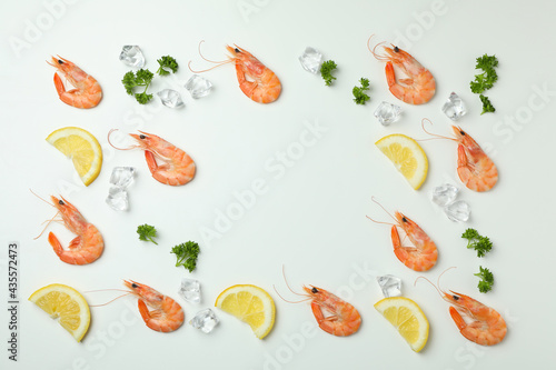 Fototapeta Naklejka Na Ścianę i Meble -  Tasty cooked shrimps on white background, space for text