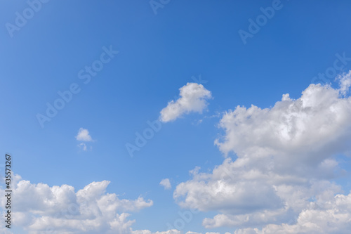 Fototapeta Naklejka Na Ścianę i Meble -  Blue sky in perspective to the horizon with lush clouds